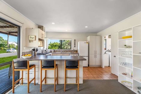 Photo of property in 106 Kowhai Avenue, Matarangi, Whitianga, 3592