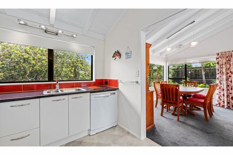 Photo of property in 2/39 Killarney Avenue, Torbay, Auckland, 0630