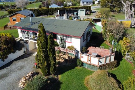 Photo of property in 27 Newcastle Street, Hampden, 9410