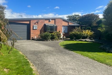 Photo of property in 3 Barrett Place, Carterton, 5713