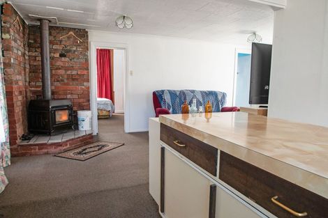 Photo of property in 82 Salcombe Street, Kaitangata, 9210