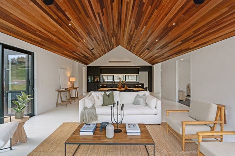 Photo of property in 10 Flowers Lane, Cracroft, Christchurch, 8022