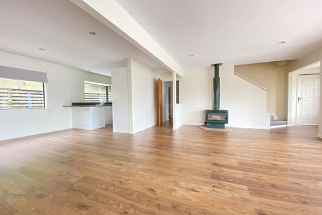 Photo of property in 127 Wynyard Crescent, Fernhill, Queenstown, 9300