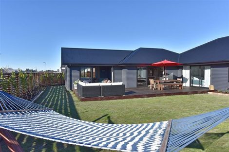 Photo of property in 40 Watkins Drive, Rangiora, 7400