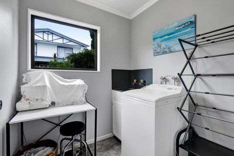 Photo of property in 9a Tamati Place, Merrilands, New Plymouth, 4312