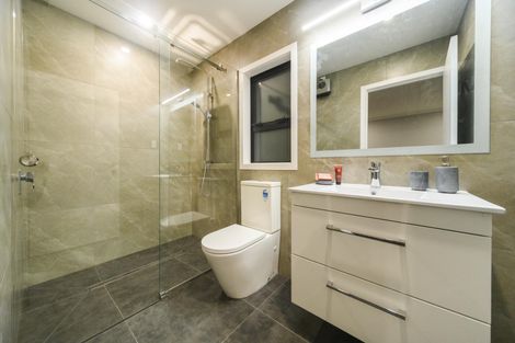 Photo of property in 3 Vaucluse Heights, Fitzherbert, Palmerston North, 4410