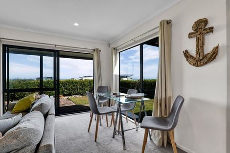 Photo of property in 10 Rosemount Road, Waverley, 4591