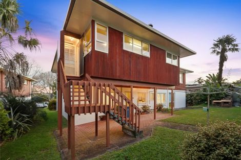 Photo of property in 16 Highlight Parade, Te Atatu South, Auckland, 0610