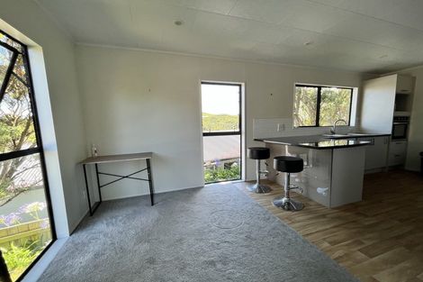 Photo of property in 31 Sunhaven Drive, Newlands, Wellington, 6037