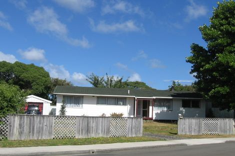 Photo of property in 15 Dakota Grove, Totara Park, Upper Hutt, 5018