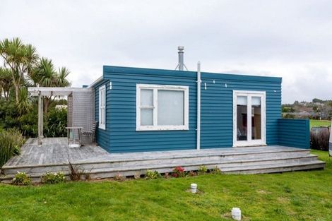 Photo of property in 421a South Road, Omata, New Plymouth, 4374