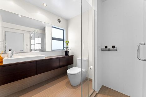 Photo of property in 2a Mirwill Road, Rothesay Bay, Auckland, 0630