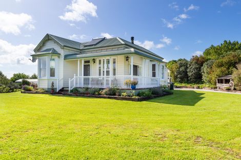 Photo of property in 73 Ranganui Road, Kaiwaka, 0573