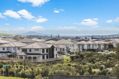 Photo of property in 40 Tannaghmore Drive, Flat Bush, Auckland, 2019