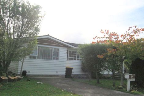 Photo of property in 2 Somerville Terrace, Tawa, Wellington, 5028