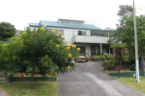 Photo of property in 9 Camilla Grove, Totara Vale, Auckland, 0629
