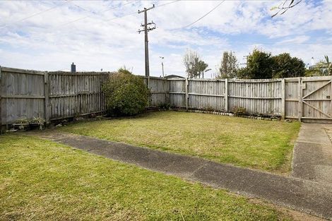 Photo of property in 1/12 Bond Crescent, Forrest Hill, Auckland, 0620