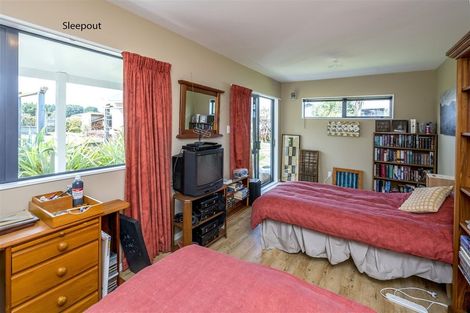 Photo of property in 3 Mavis Avenue, Waikawa Beach, Manakau, 5573