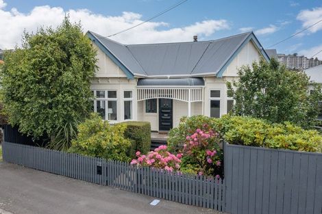 Photo of property in 72 Hargest Crescent, Saint Clair, Dunedin, 9012