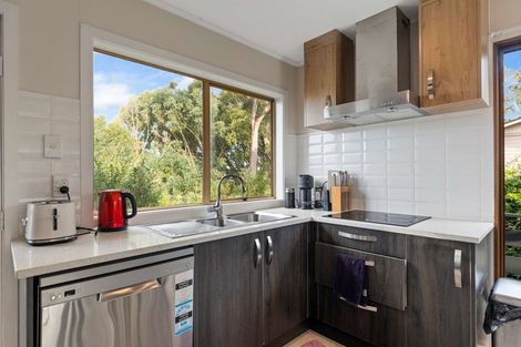 Photo of property in 2 Metcalfe Road, Henderson, Auckland, 0610