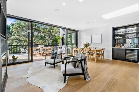 Photo of property in 30a Bernard Magnus Lane, Greenhithe, Auckland, 0632