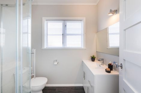 Photo of property in 35 Kauri Street, Roslyn, Palmerston North, 4414