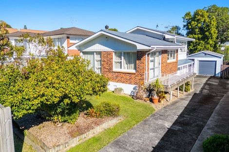 Photo of property in 75 Lawrence Crescent, Hillpark, Auckland, 2102