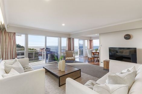 Photo of property in 17 Durness Place, Red Beach, 0932