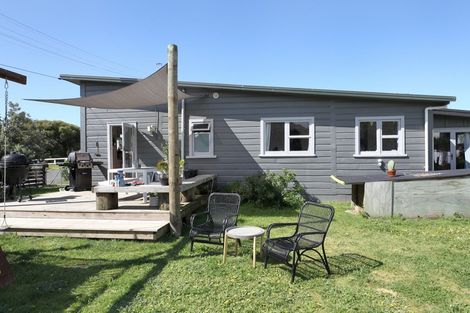 Photo of property in 12 Domain Road, Haumoana, 4102
