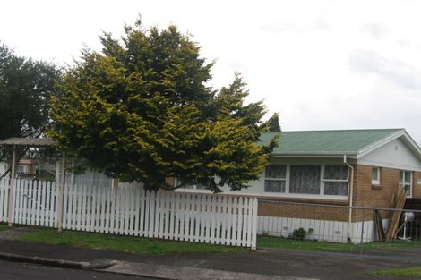 Photo of property in 2 Oregon Place, Papakura, 2110