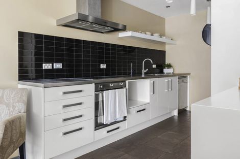 Photo of property in Portal Apartments, 1a/42 Cable Street, Te Aro, Wellington, 6011