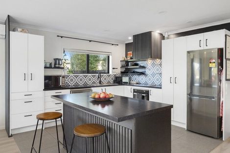 Photo of property in 12 Rays Way, Tuakau, 2121