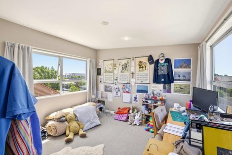 Photo of property in 8a Broadbent Street, Riccarton, Christchurch, 8041