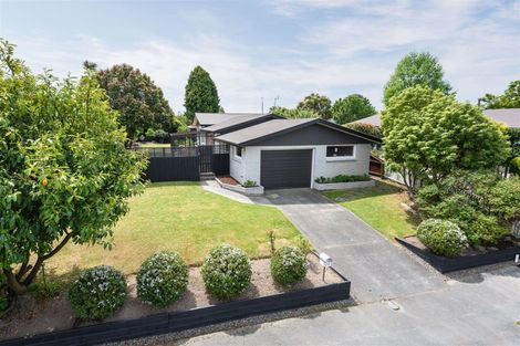 Photo of property in 28 Harrowdale Drive, Avonhead, Christchurch, 8042