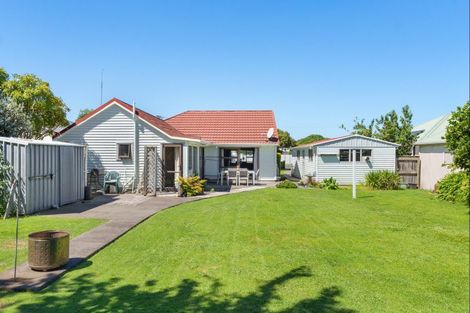 Photo of property in 6 Charles Street, Riverdale, Gisborne, 4010