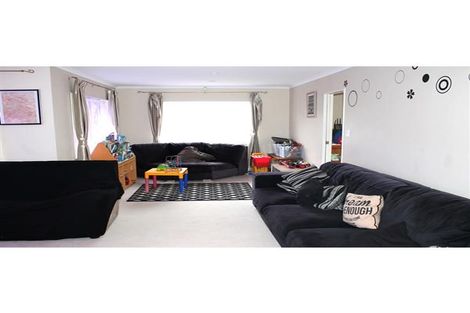 Photo of property in 2 Cambrian Crescent, Flat Bush, Auckland, 2016