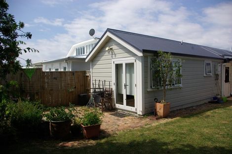 Photo of property in 11 Cambria Road, Devonport, Auckland, 0624