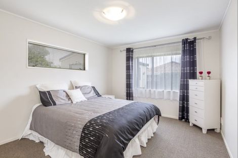 Photo of property in 13 Kahala Place, West Harbour, Auckland, 0618