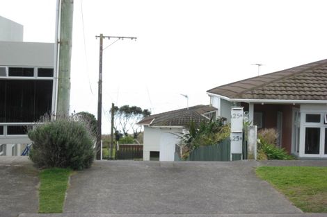 Photo of property in 25a Hamblyn Street, Strandon, New Plymouth, 4312