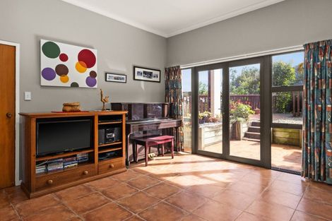 Photo of property in 12a Cobden Crescent, Bluff Hill, Napier, 4110