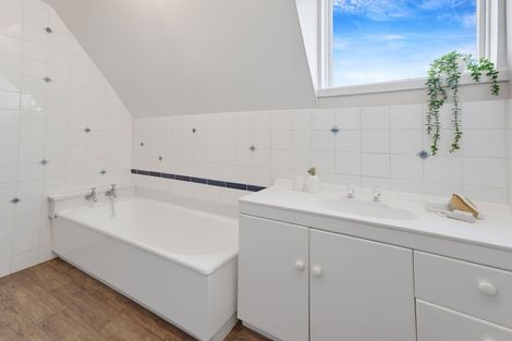 Photo of property in 1 Quinton Place, Bishopdale, Christchurch, 8053