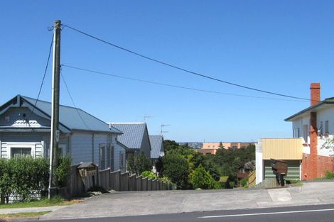 Photo of property in 2/256b Onewa Road, Birkenhead, Auckland, 0626