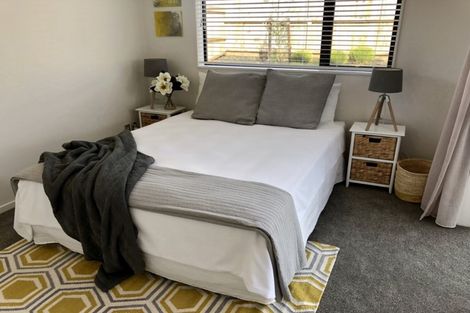 Photo of property in 20 Len Ireland Drive, Kumeu, 0810