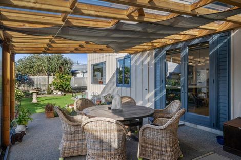 Photo of property in 8a Queenwood Road, Levin, 5510