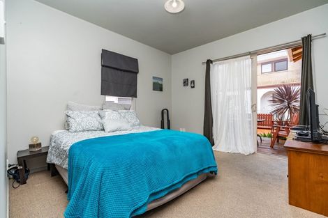 Photo of property in 141 Marsden Bay Drive, One Tree Point, 0118