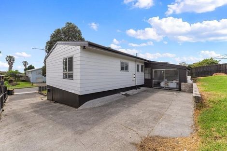Photo of property in 7 Aden Place, Clendon Park, Auckland, 2103