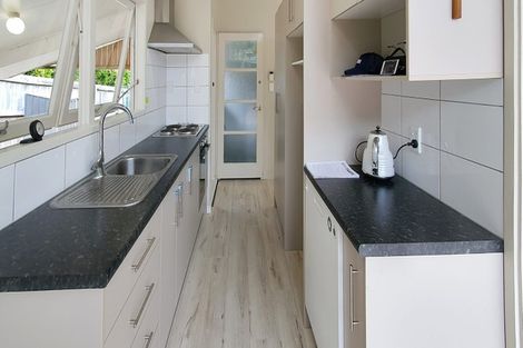 Photo of property in 1/44 Stanley Road, Glenfield, Auckland, 0629