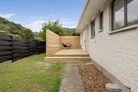 Photo of property in 11 Amber Grove, Birchville, Upper Hutt, 5018