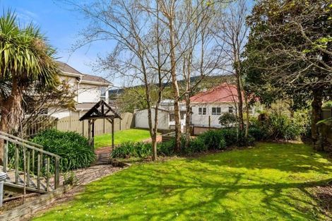 Photo of property in 36 Hinau Street, Tawa, Wellington, 5028