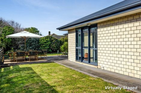 Photo of property in 8 Gladstone Street, Hawera, 4610